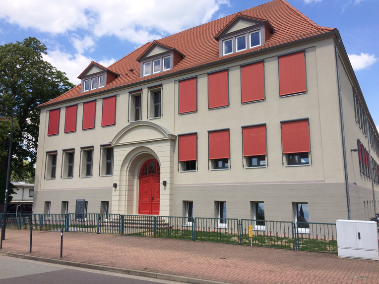 Sekundarschule Bismark Haupteingang01