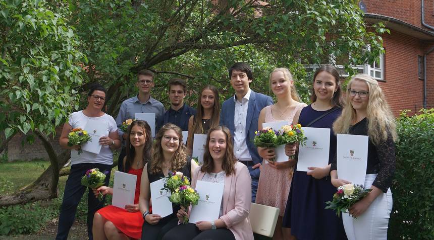 Zeugnisausgabe VerwFachAng LKges Gruppenbild D 2021 07 30