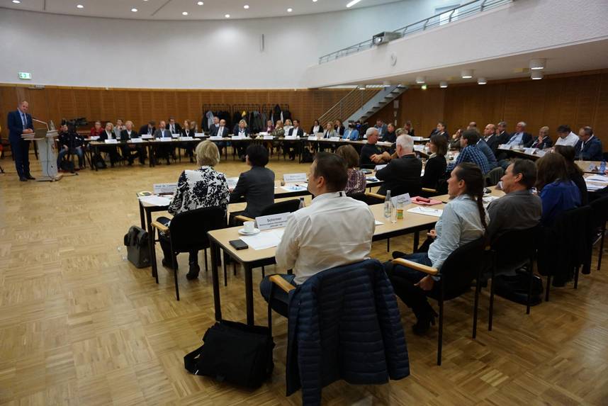 Plenum des Demografiedialoges