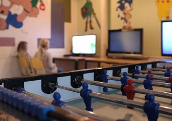 Neben vielen Spielgeräten stehen den Heranwachsenden ebenfalls digitale Medien zur Verfügung. &copy; Sinah Wiesner
