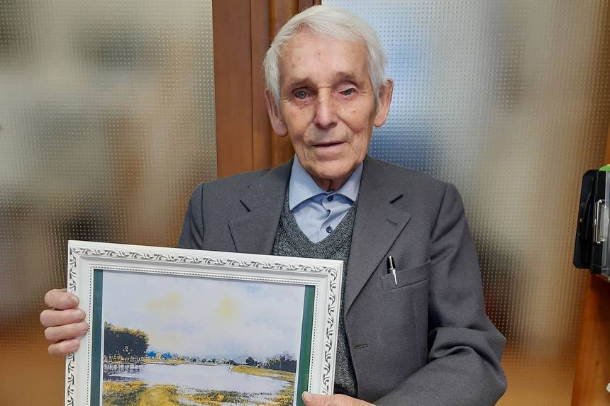 horst schock aus mit seinem bild müllerhafen in sandau