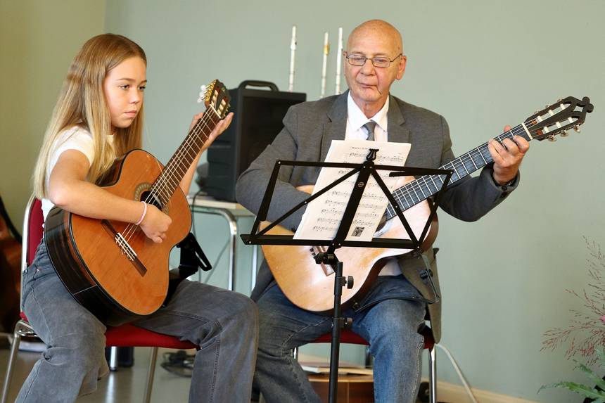Erna Werneke (Osterburg) und ihr Lehrer Reiner Jüttner beim Festkonzert im vergangenen Jahr. ©Stefan Rühling pressefoto