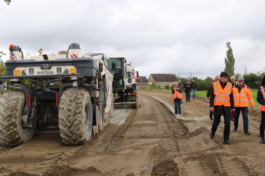 Landkreis Stendal stellt Straßenbauverfahren mit „HGT-inSitu / NovoCrete ST 98“ vor ©Sabrina Lamcha