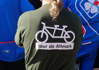 Shirt mit Aufdruck eines Tandems &copy; Johanna Michelis