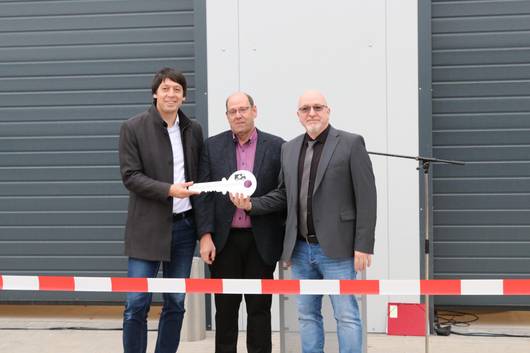 Schlüsselübergabe © Sabrina Lamcha Rettungswache Tangermünde