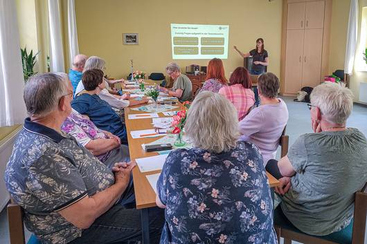 „Sicherheit im Internet“ stelle Petra Rollfing den Senioren in Schönhausen vor. © Johanna Michelis pressefoto