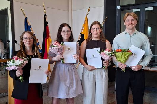 Haben ihre Ausbildung in der Kreisverwaltung erfolgreich abgeschlossen: Isabella Kruse (von links), Anna Lincke, Liza Ammereller und Eric Schulze. © Landkreis Stendal pressefoto